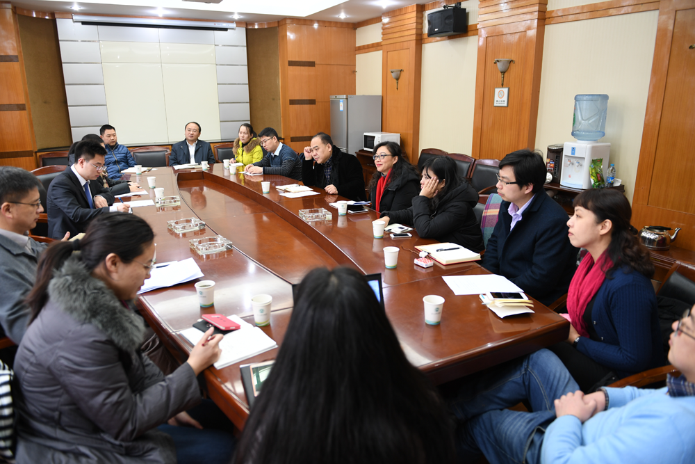 美国南加大传播与新闻学院数字未来中心到访国模性爱
