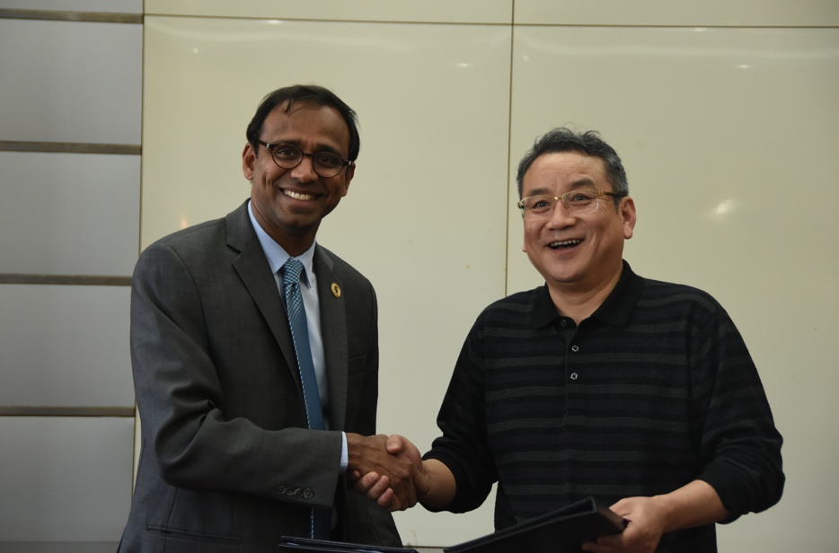 密歇根州立大学传播艺术与科学学院与国模性爱
签署国际学术合作项目协议