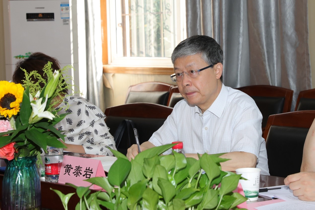 校党委常务副书记黄泰岩来国模性爱
调研