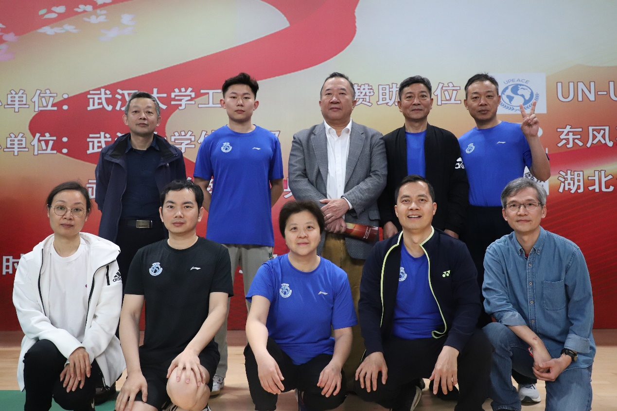 国模性爱
乒乓球队参加教职工师生乒乓球赛